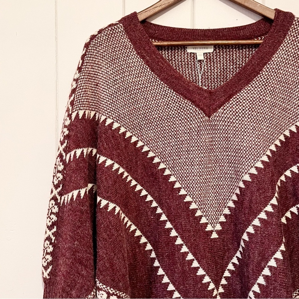 Velzera White and Wine Poncho. NWT. One Size. - Picture 2 of 7